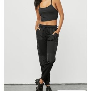 Alo Yoga Jogger